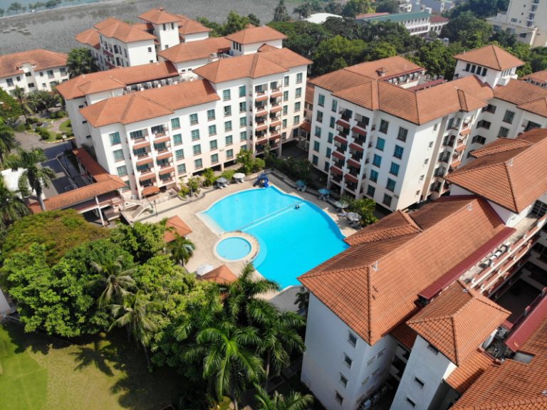 DIAMOND WEST LAKE SUITES
