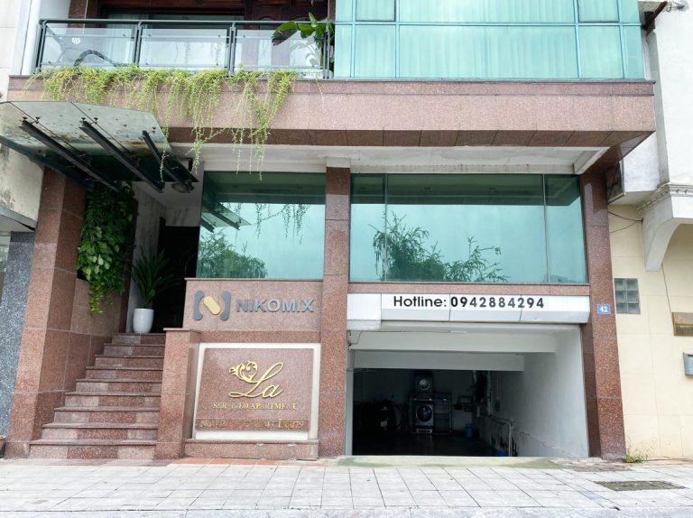 LA APARTMENTS